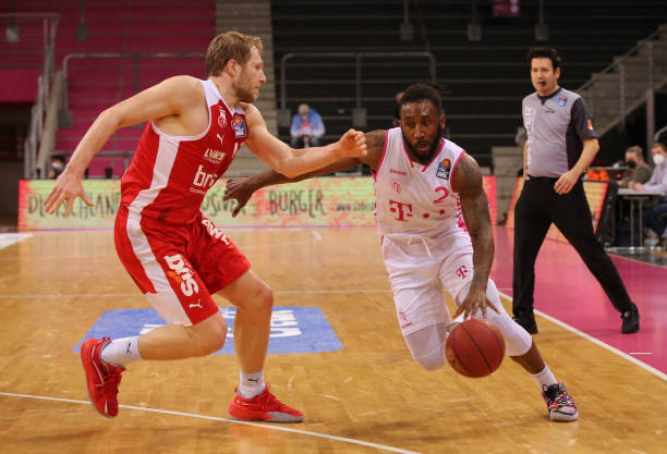 攻线面前稳 攻线面前稳